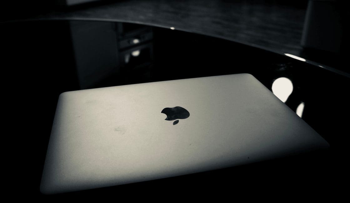 Apple toma represalias por denuncias de mujeres