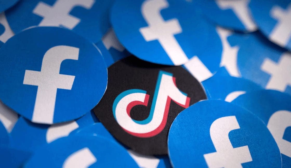 Facebook VS TikTok Facebook VS TikTok