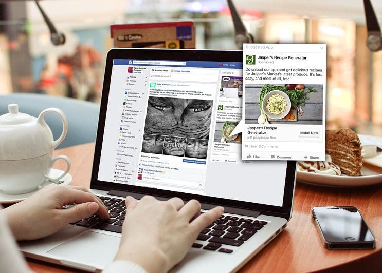 Ves páginas para adultos. Cuidado, deberías cerrar tu sesión en Facebook 2